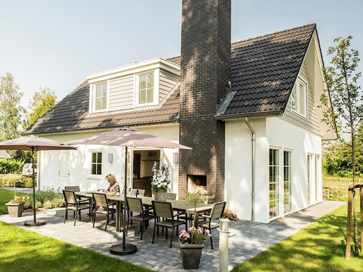Spacious Home With A Fireplace At 3 Km From Baarle Nassau Bagian luar foto