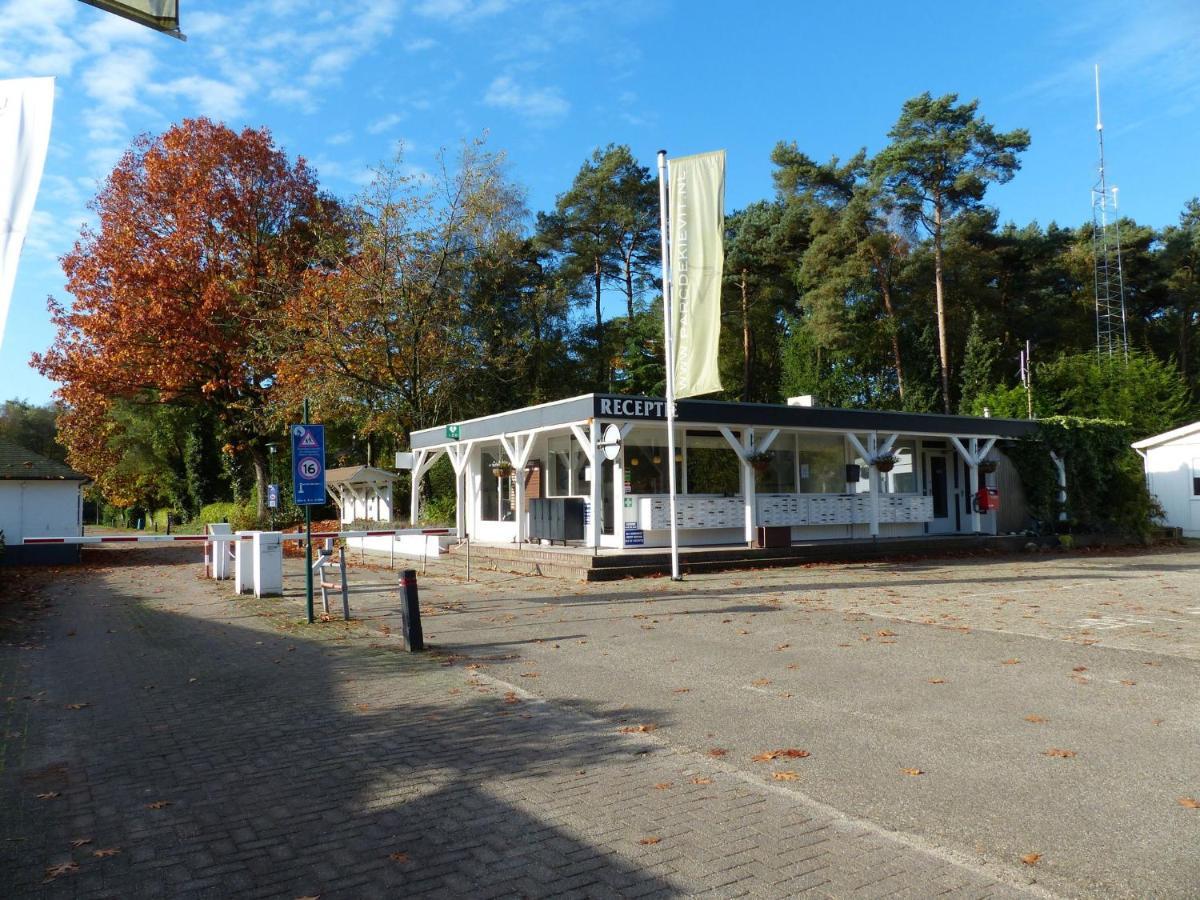 Spacious Home With A Fireplace At 3 Km From Baarle Nassau Bagian luar foto